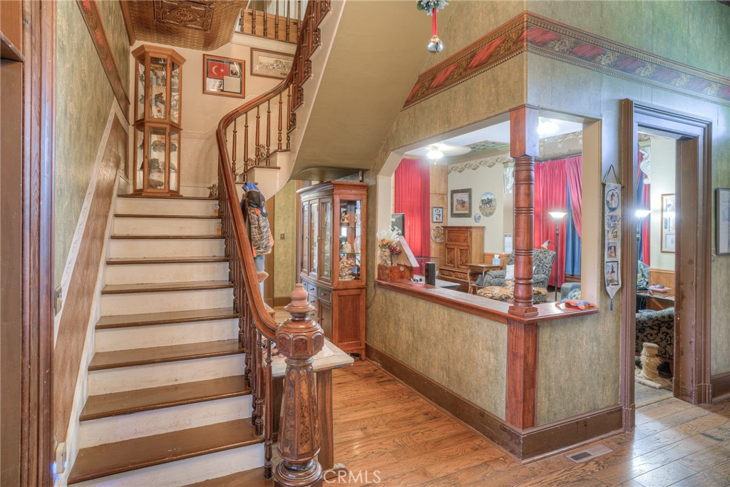 2175 Robinson Street