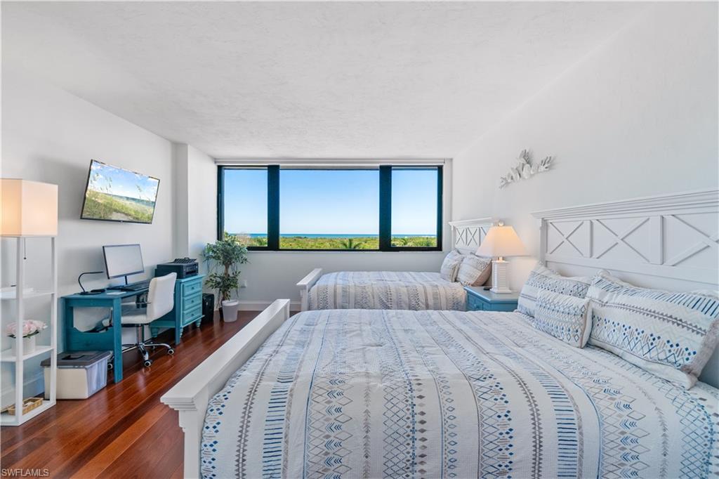 5601 Turtle Bay DR # 402