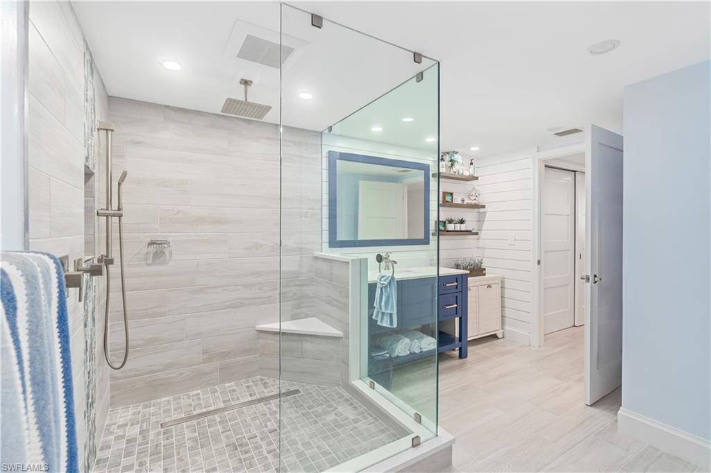 5601 Turtle Bay DR # 402