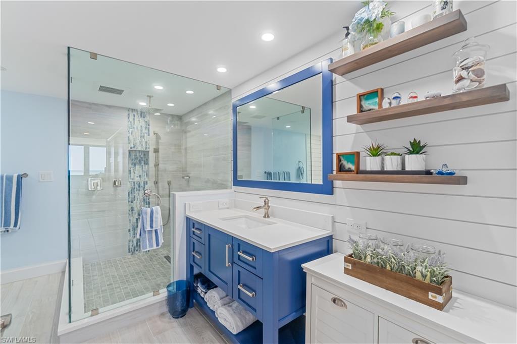 5601 Turtle Bay DR # 402