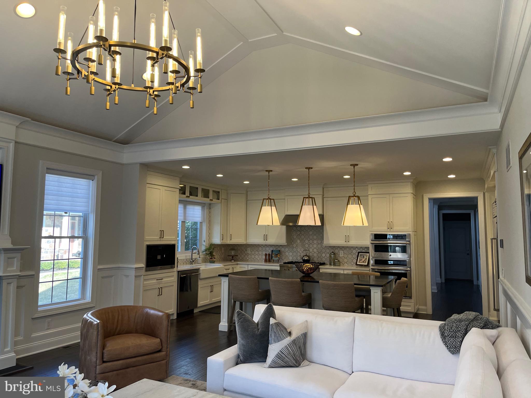 23 STRATFORD LANE 483