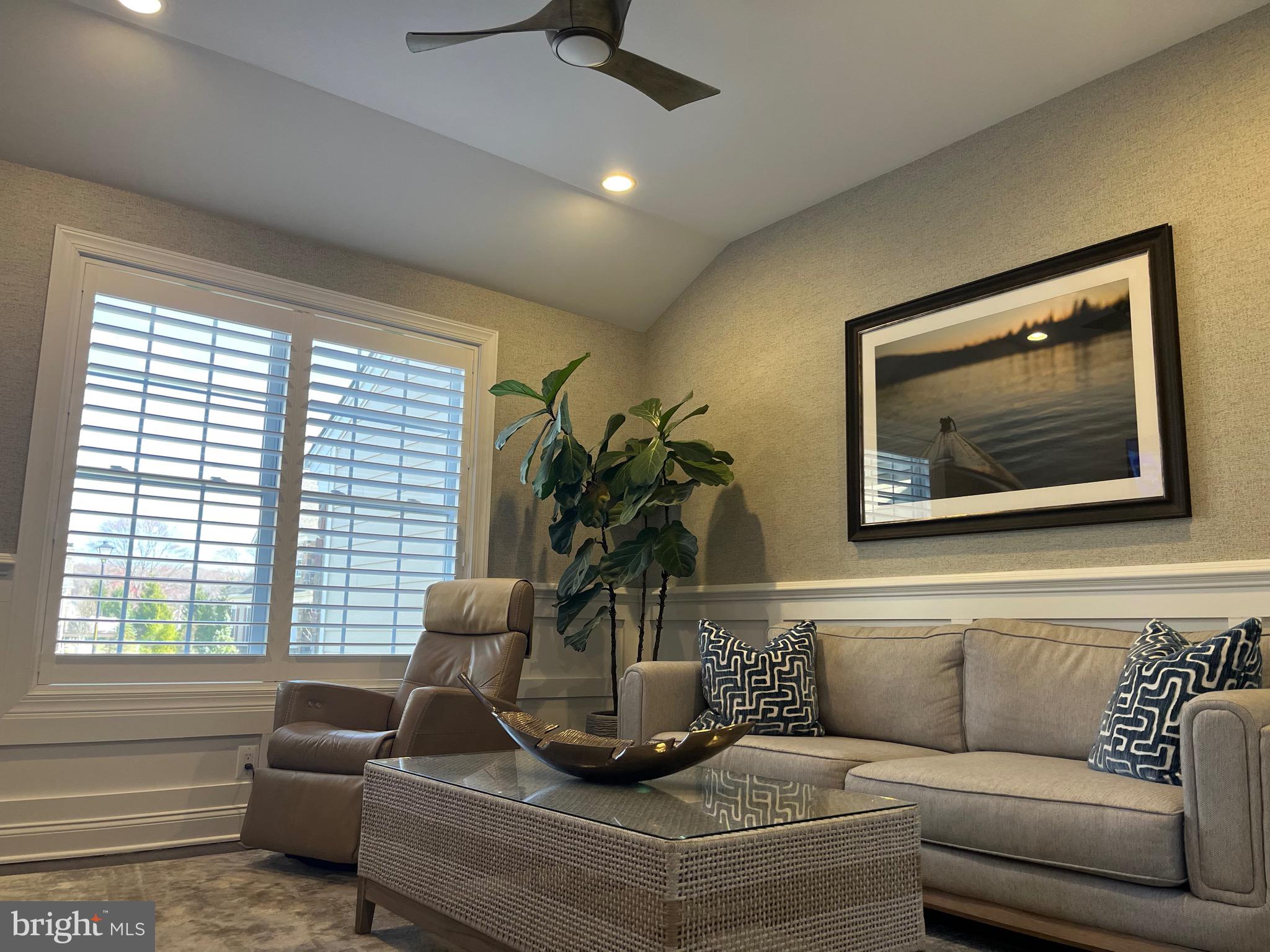 23 STRATFORD LANE 483