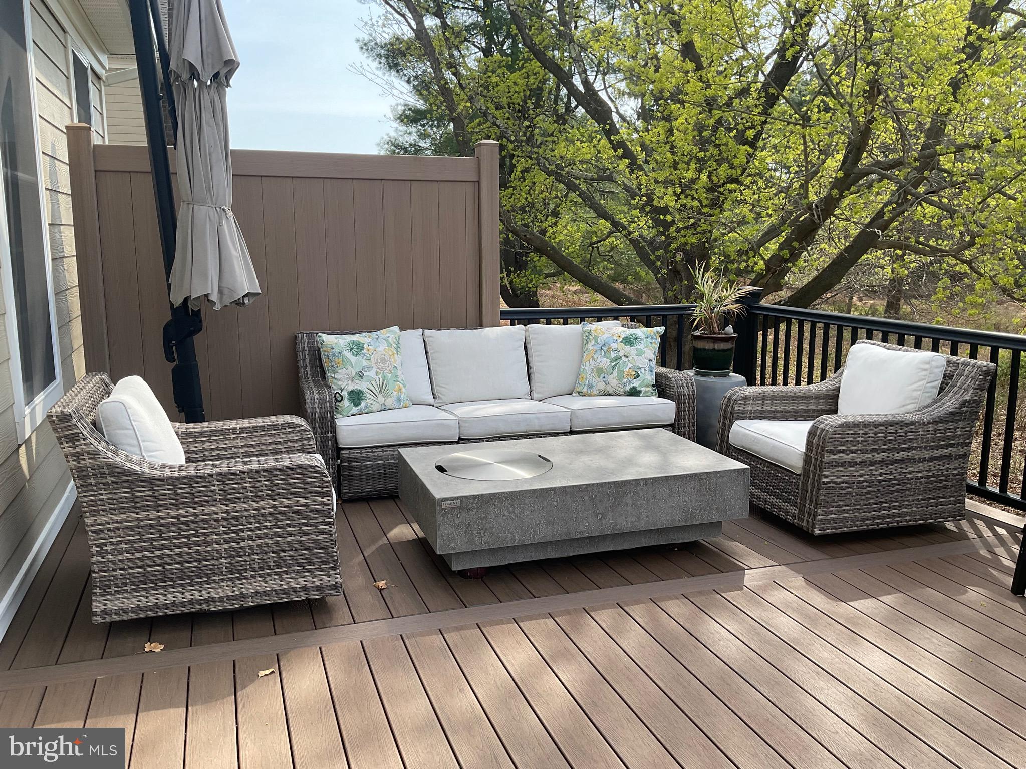 23 STRATFORD LANE 483