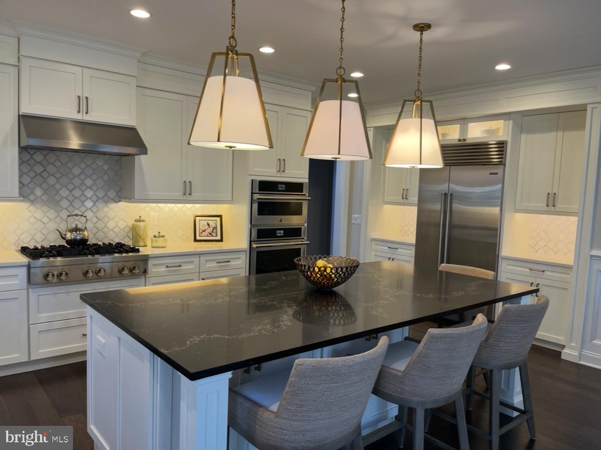 23 STRATFORD LANE 483