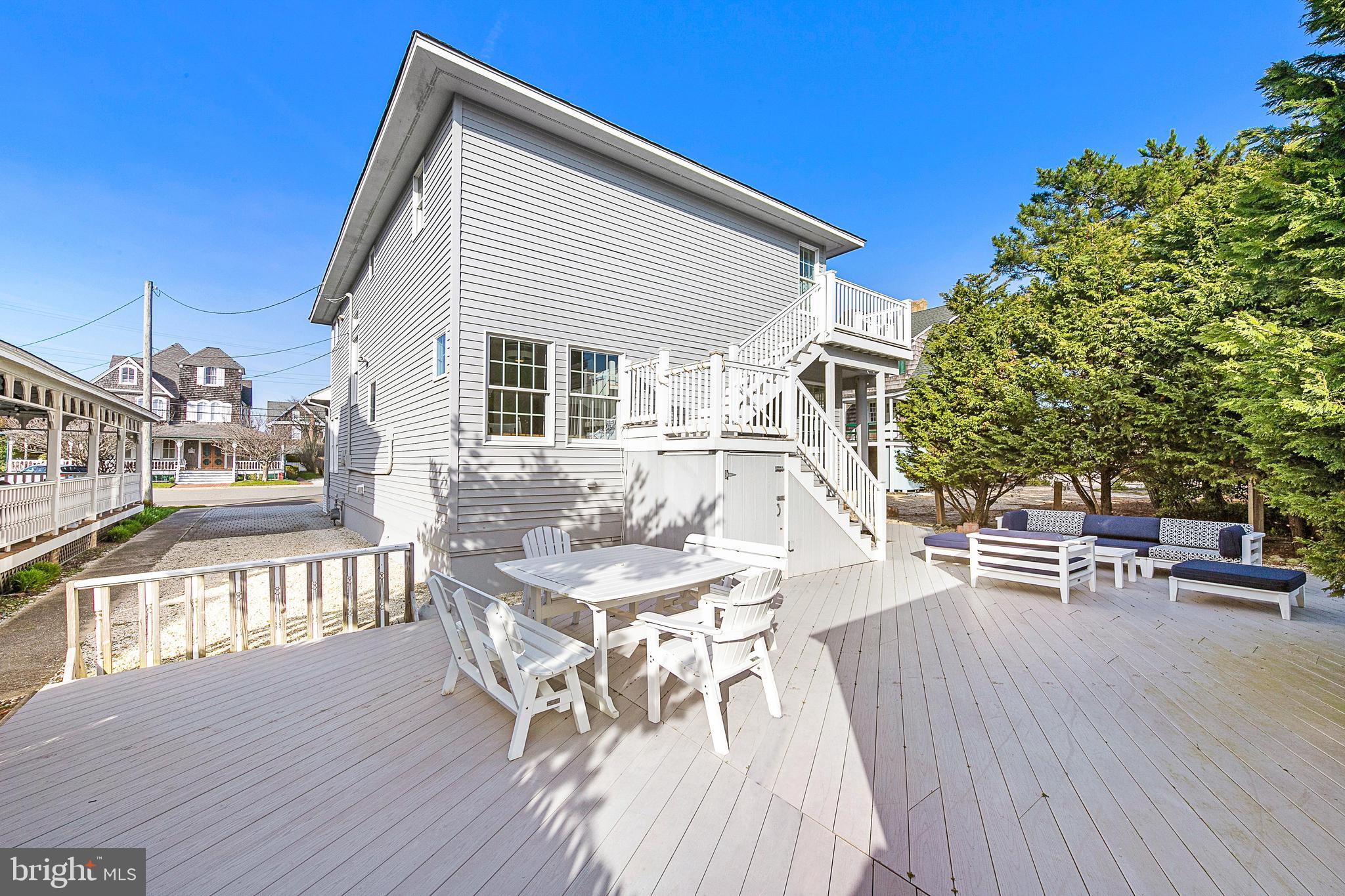 110 Coral St