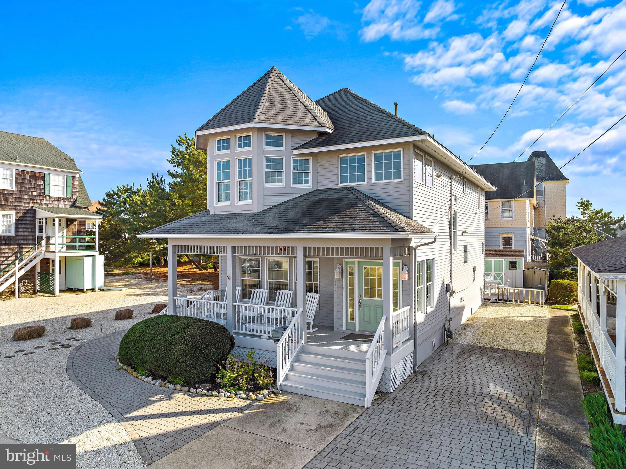 110 Coral St