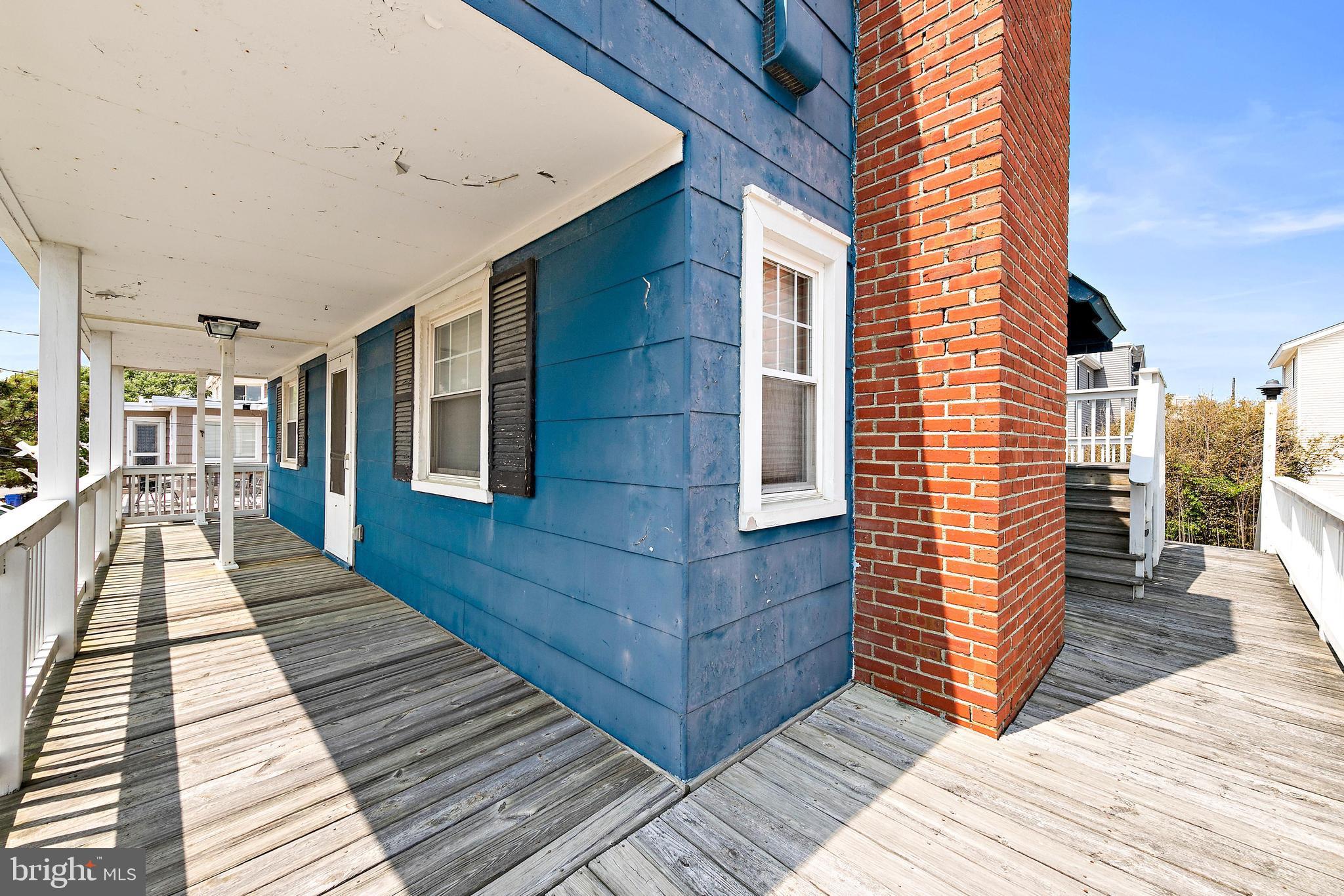 211 Pelham Ave
