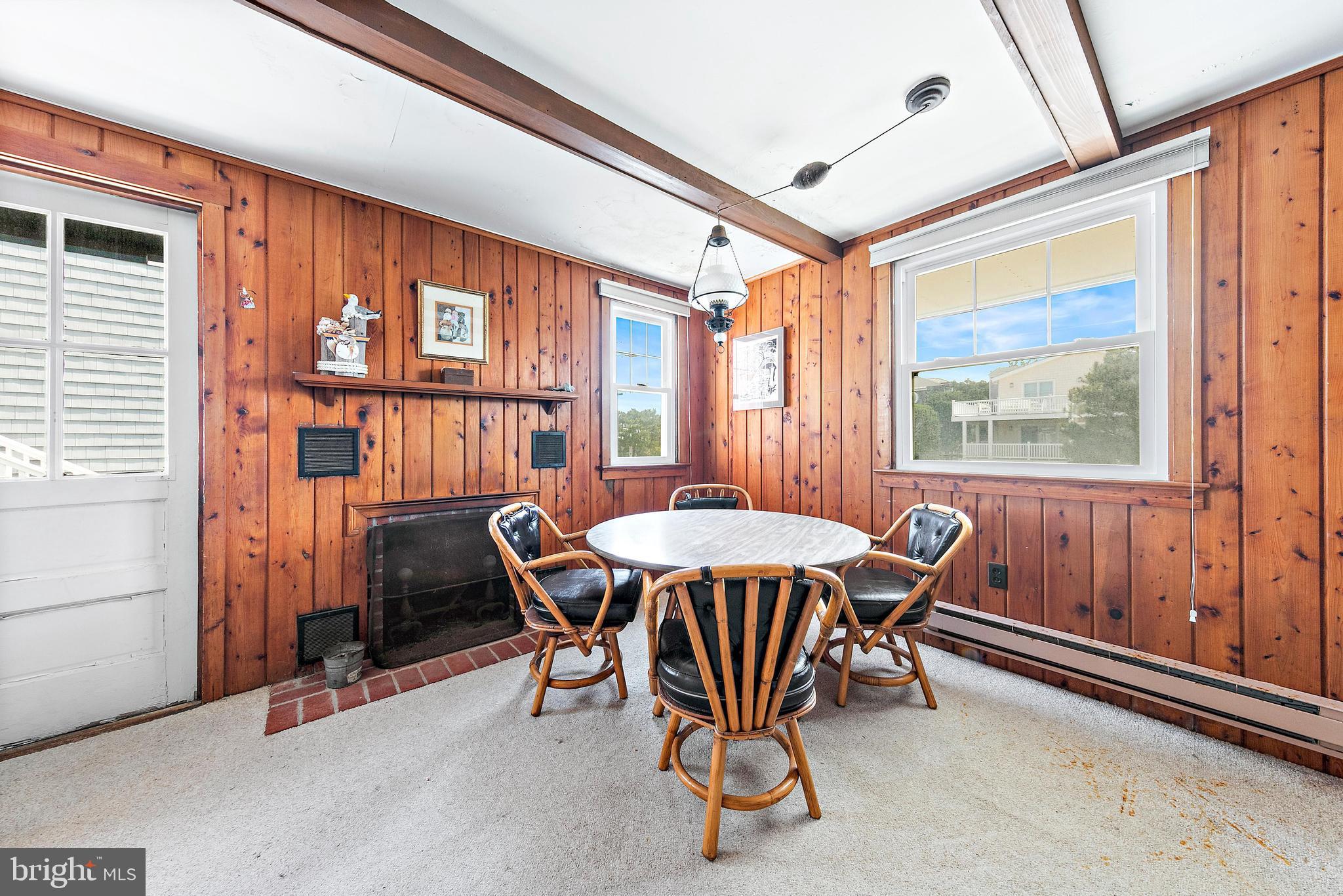211 Pelham Ave