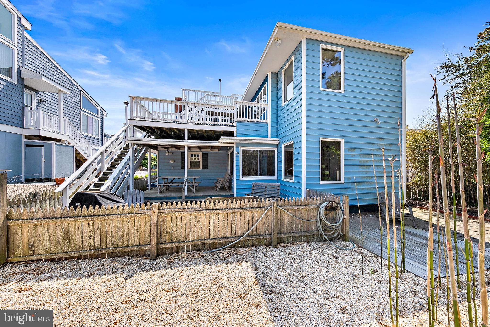 211 Pelham Ave