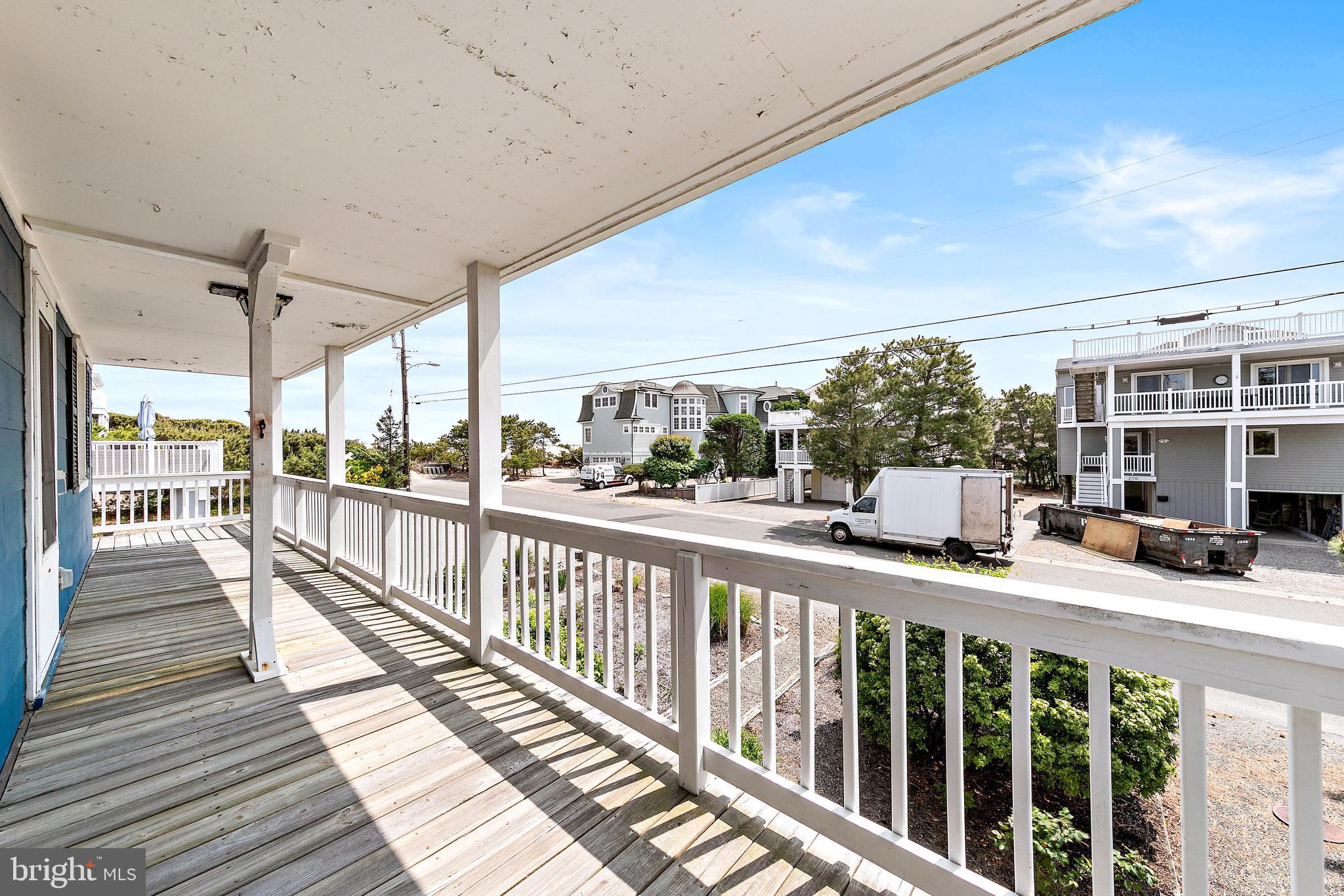 211 Pelham Ave