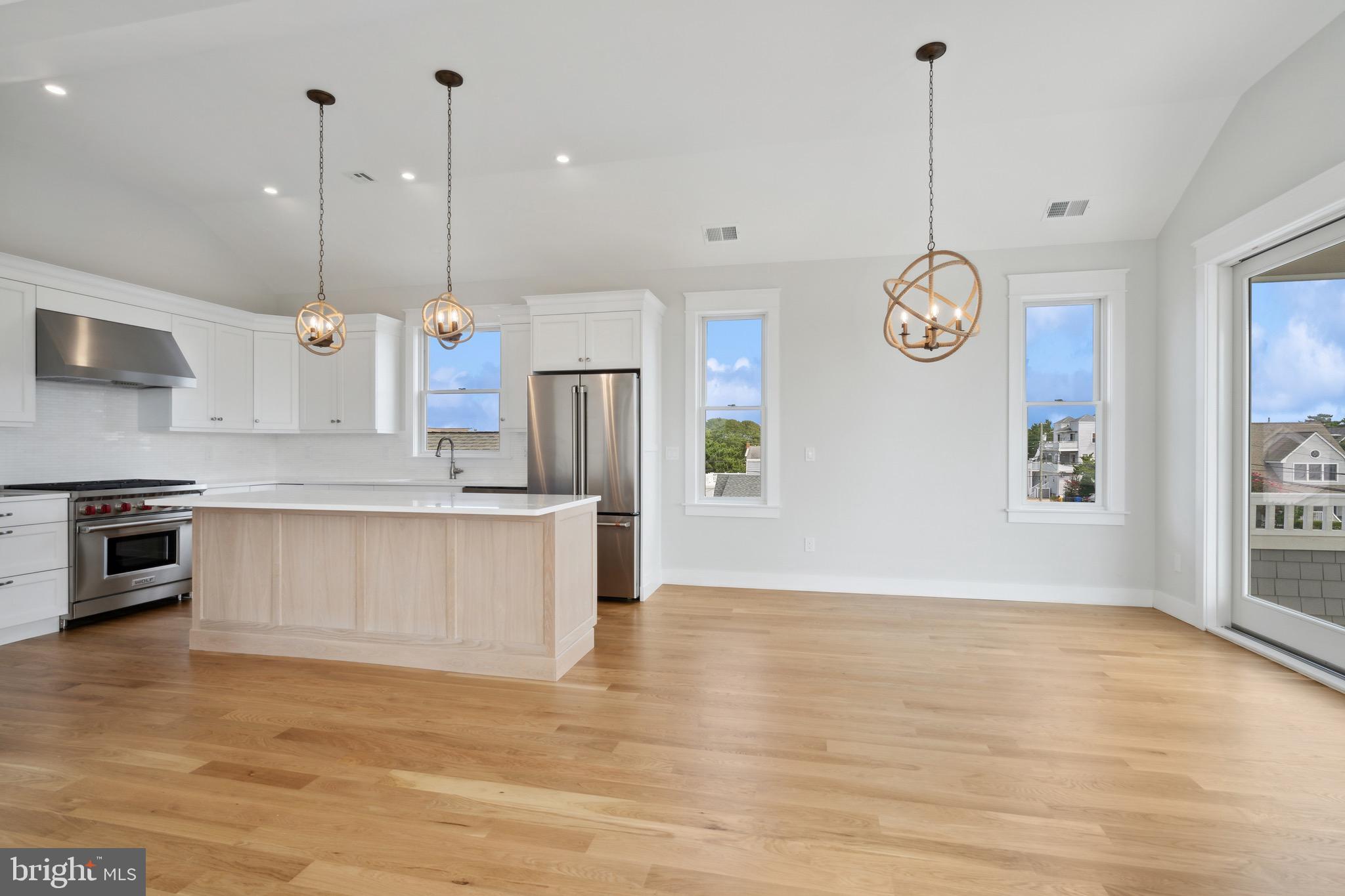 1110 S Beach Ave