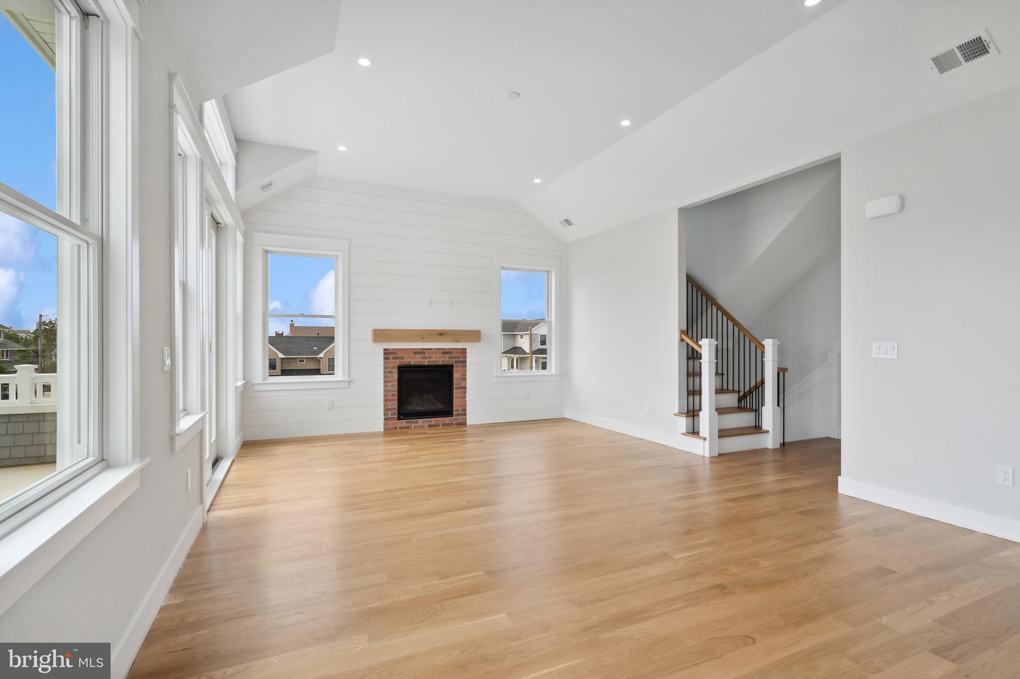 1110 S Beach Ave