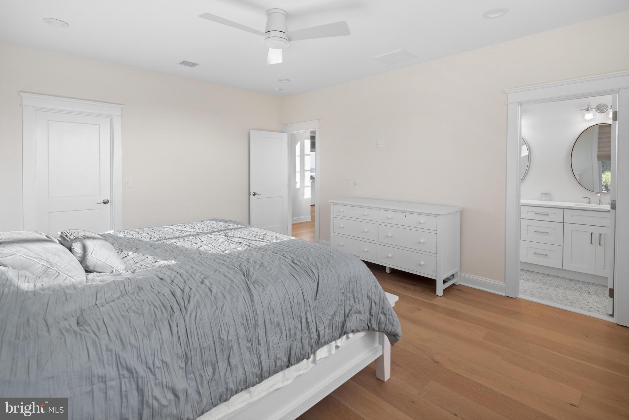 1027-C Long Beach