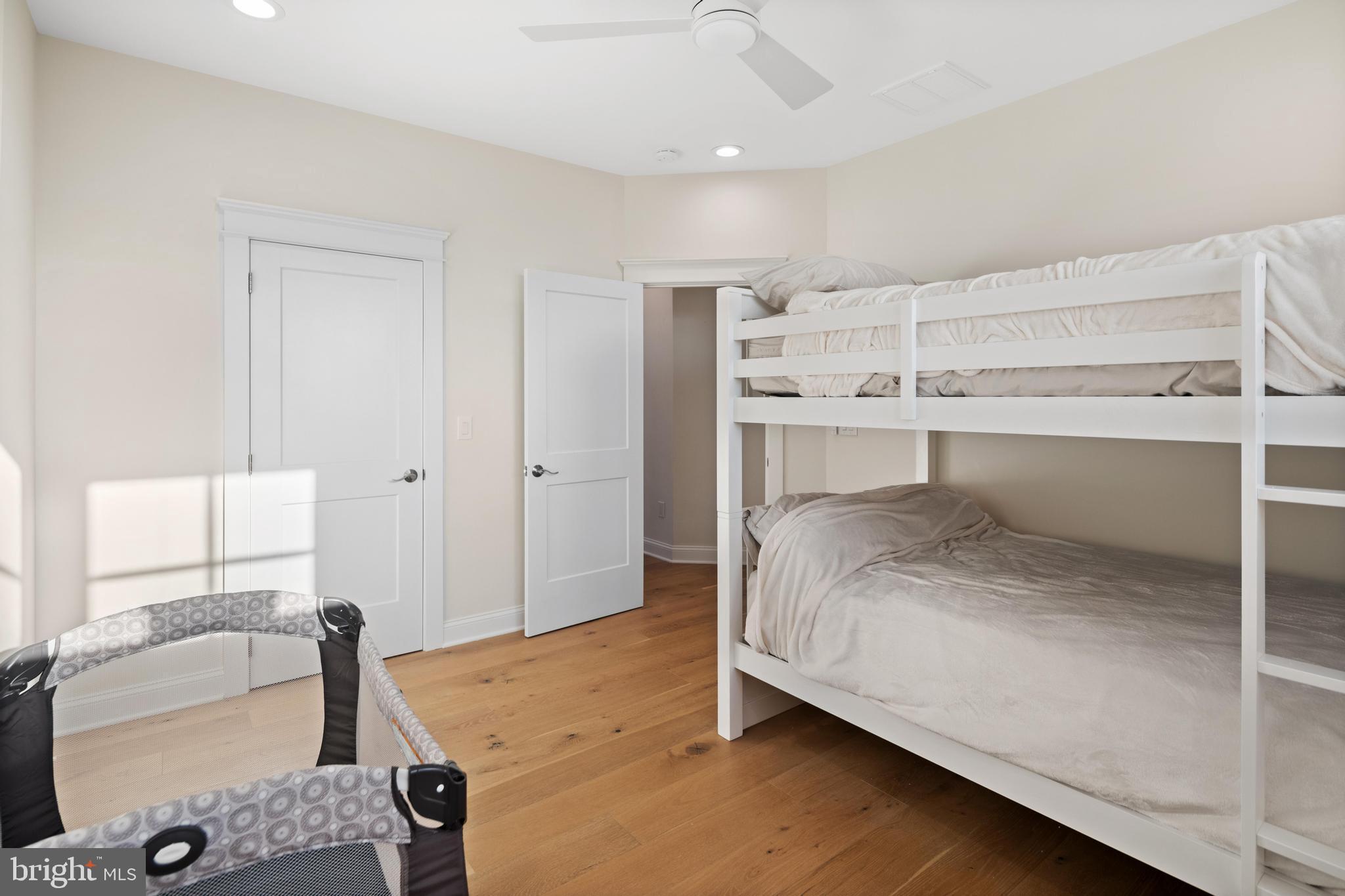 1027-C Long Beach