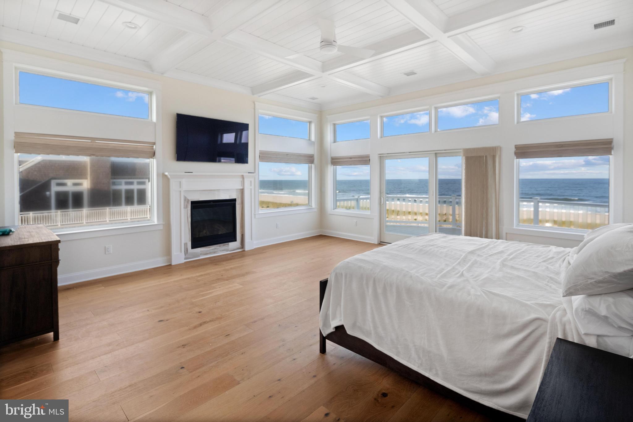 1027-C Long Beach