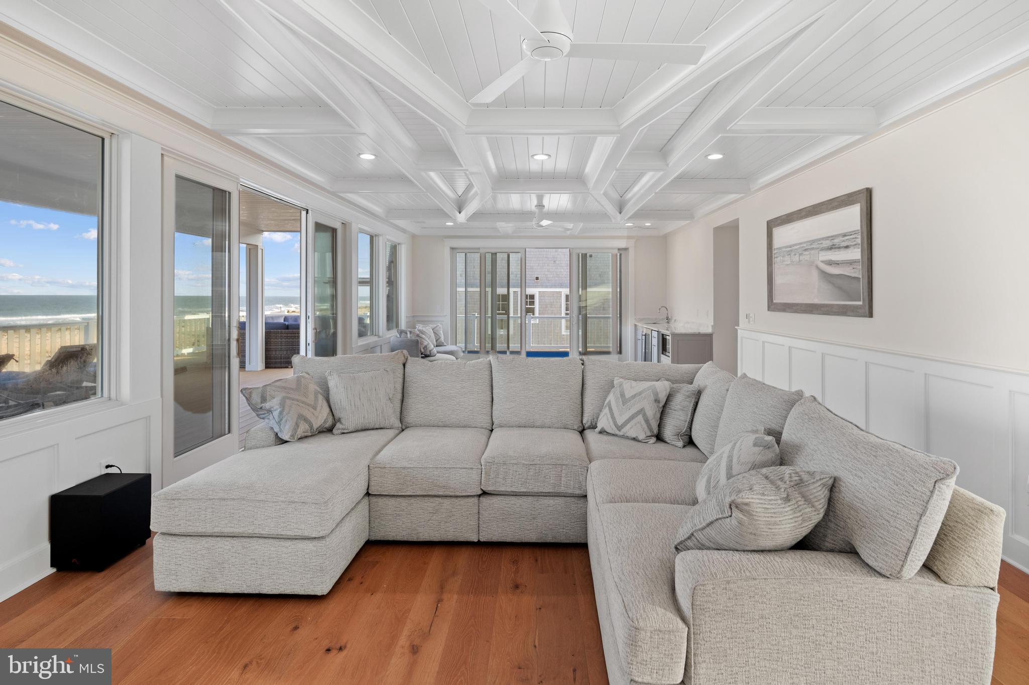 1027-C Long Beach