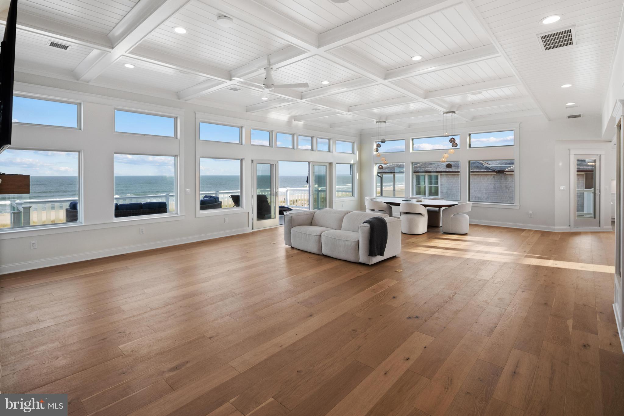 1027-C Long Beach
