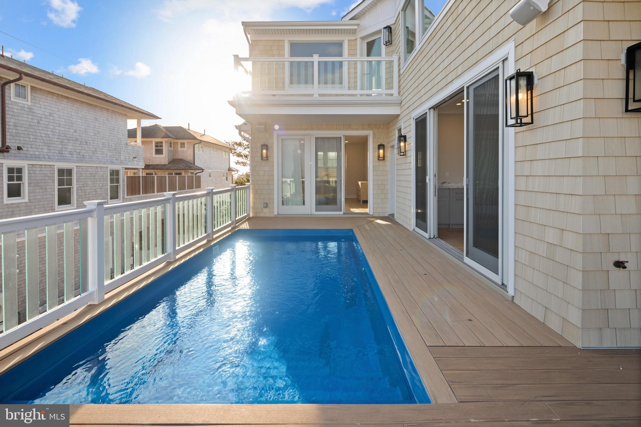1027-C Long Beach
