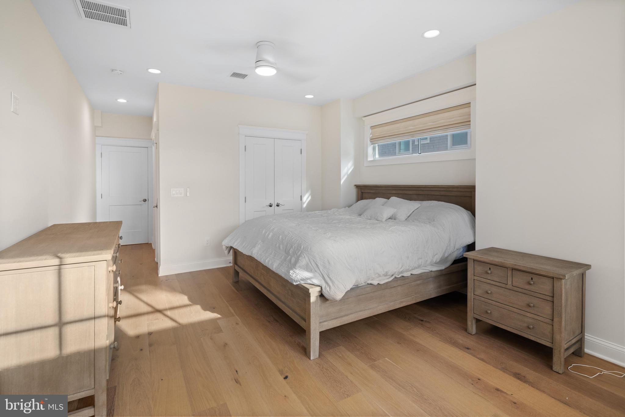 1027-C Long Beach