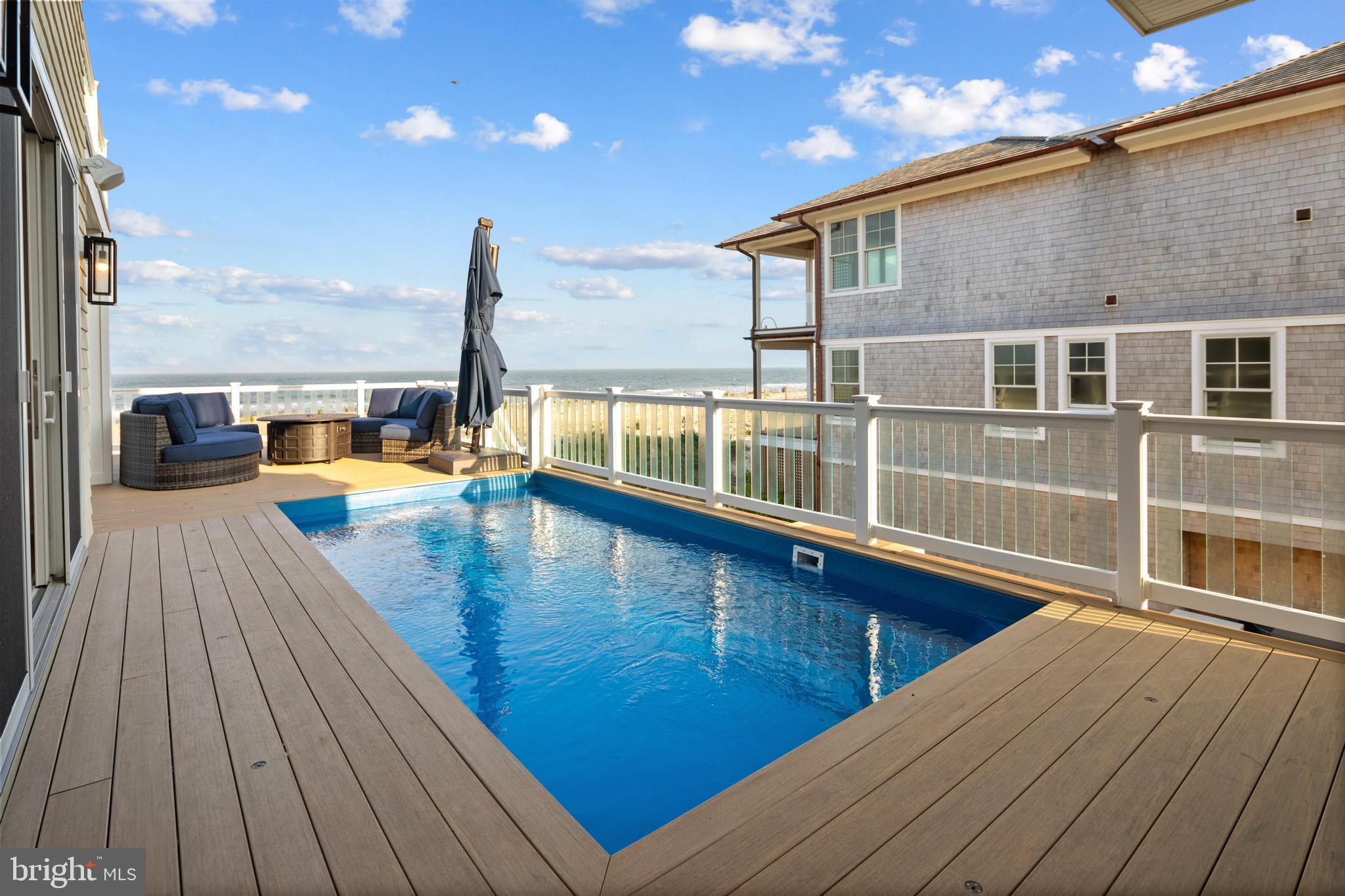 1027-C Long Beach