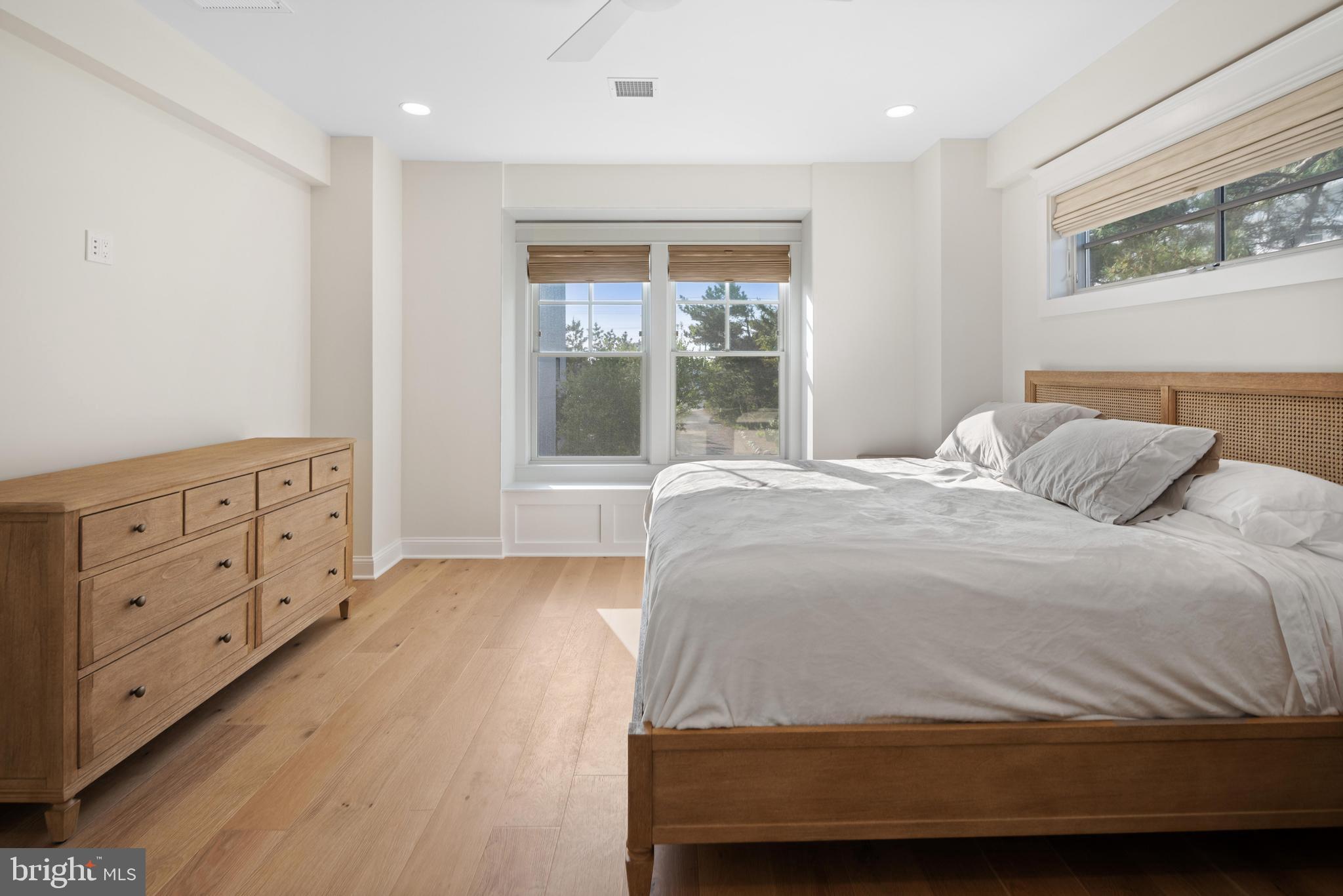 1027-C Long Beach