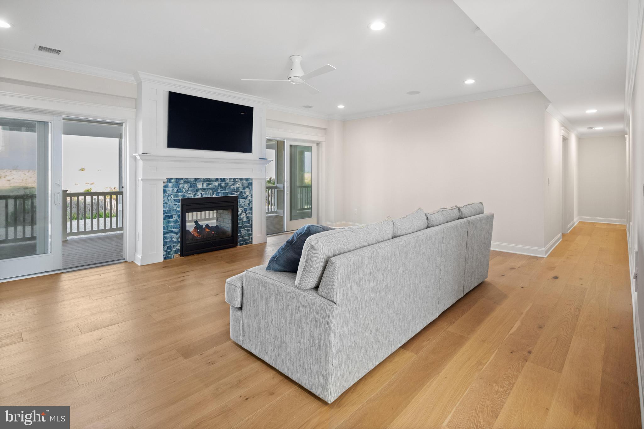 1027-C Long Beach