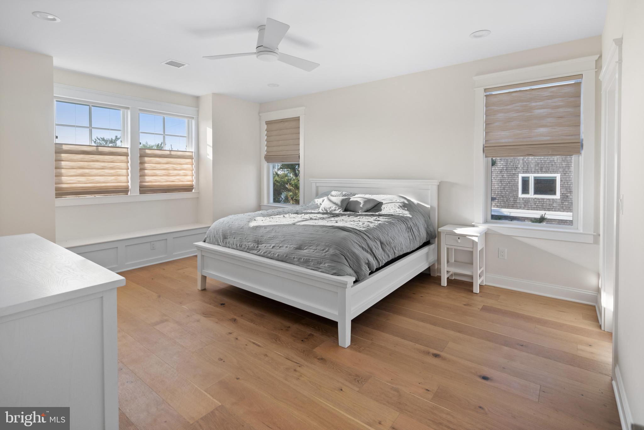 1027-C Long Beach