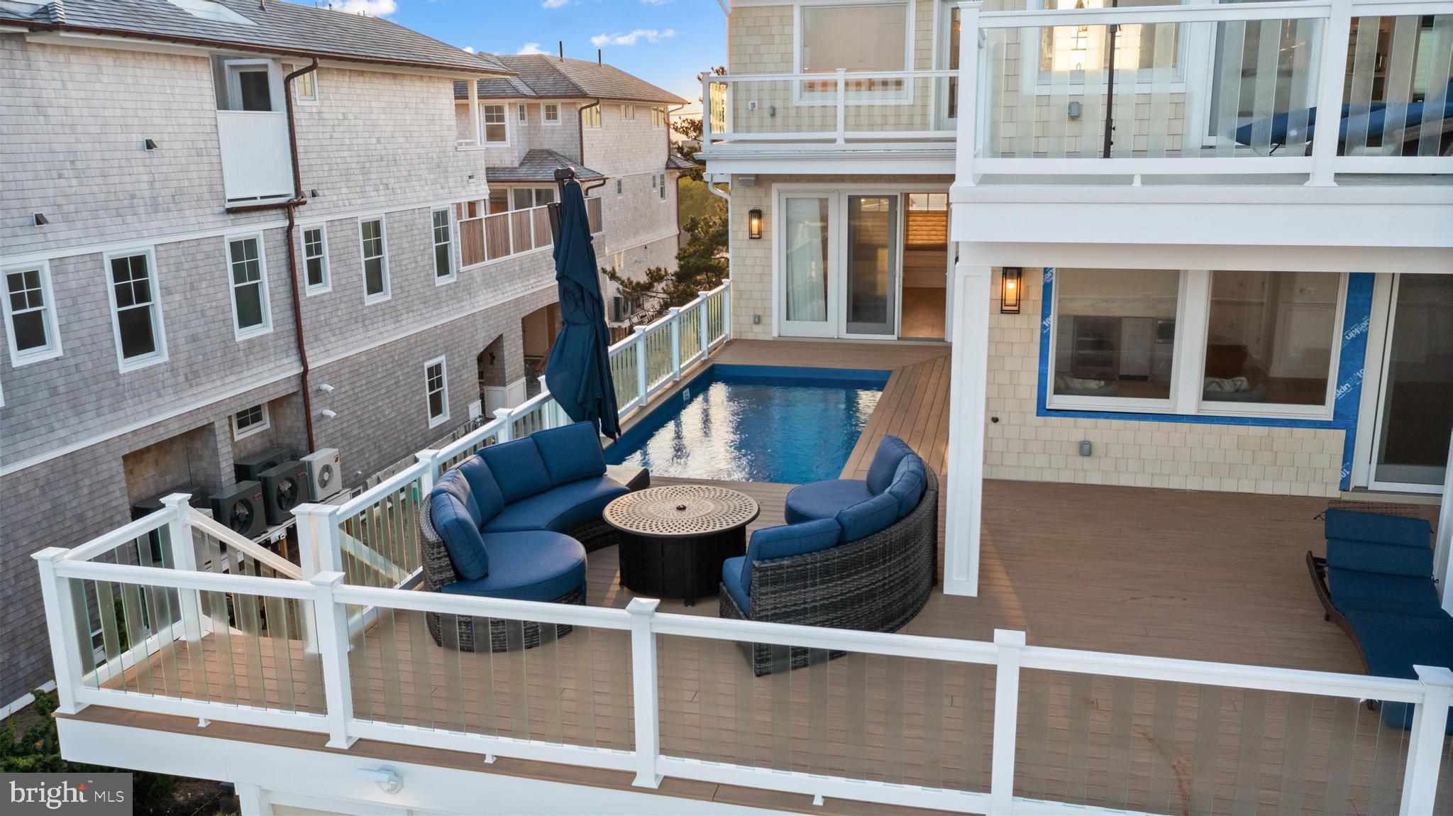 1027-C Long Beach