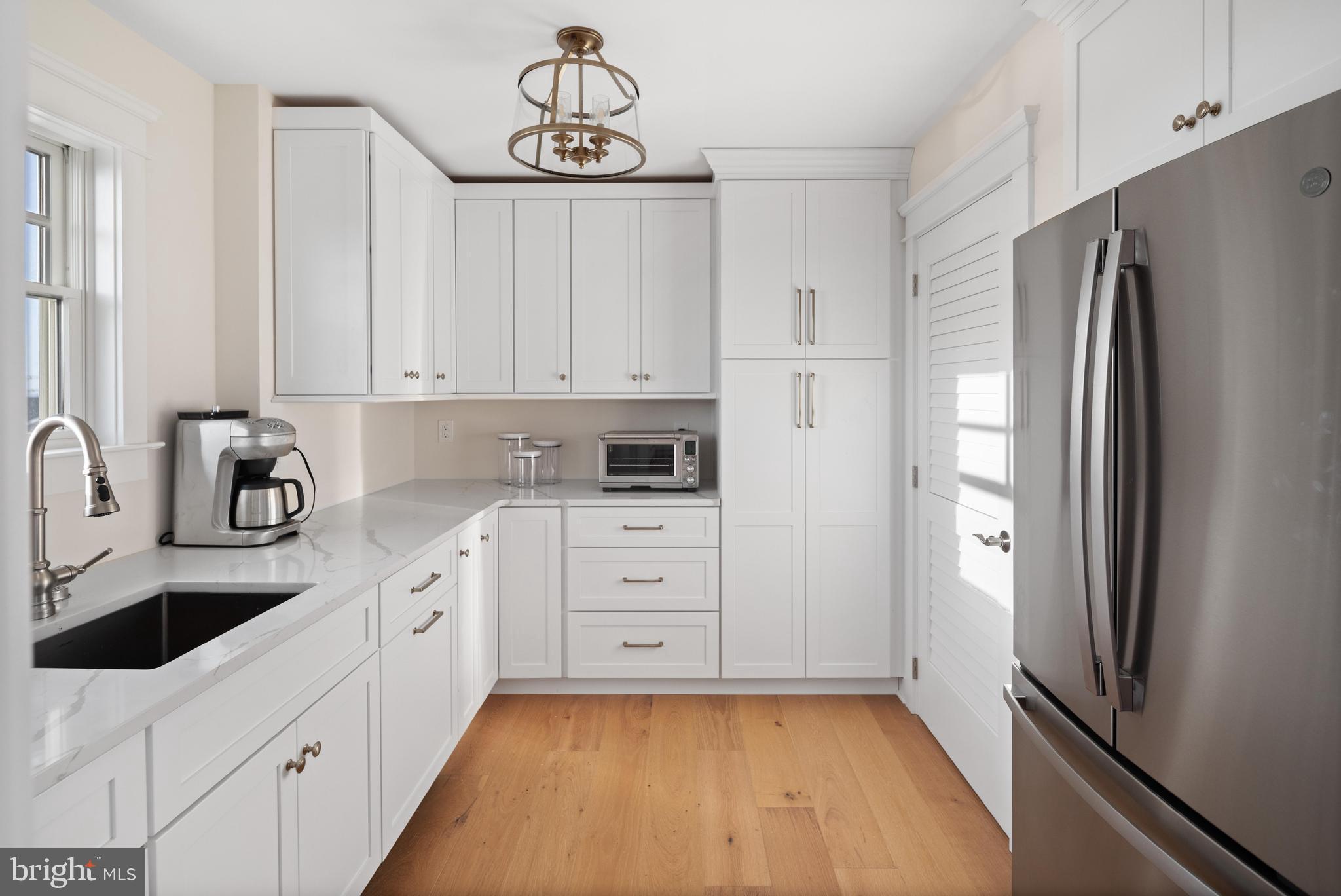1027-C Long Beach