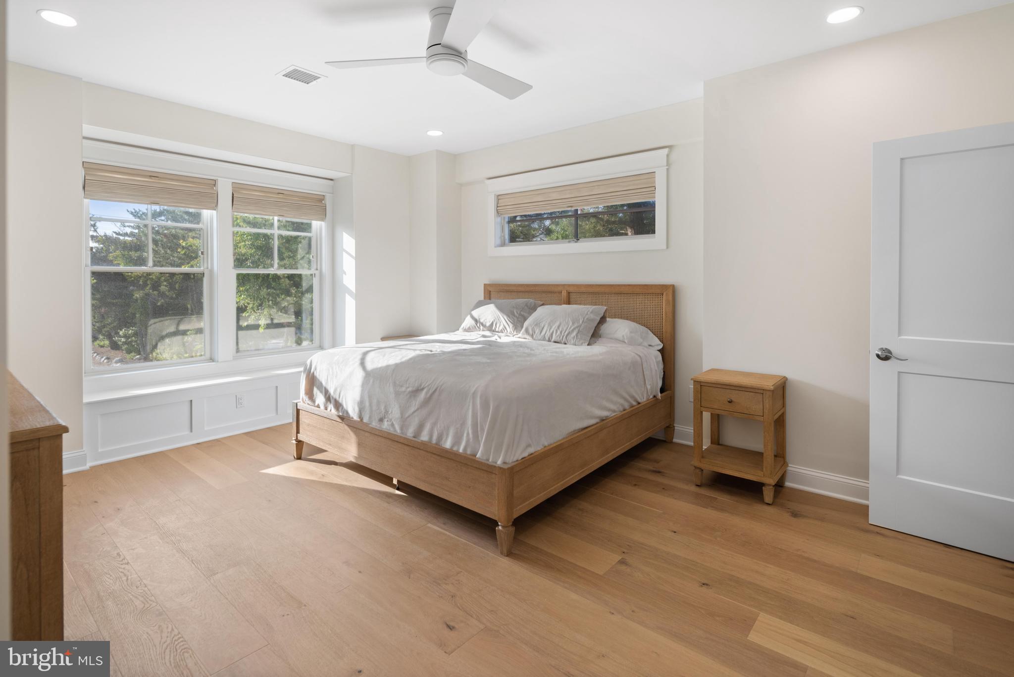 1027-C Long Beach