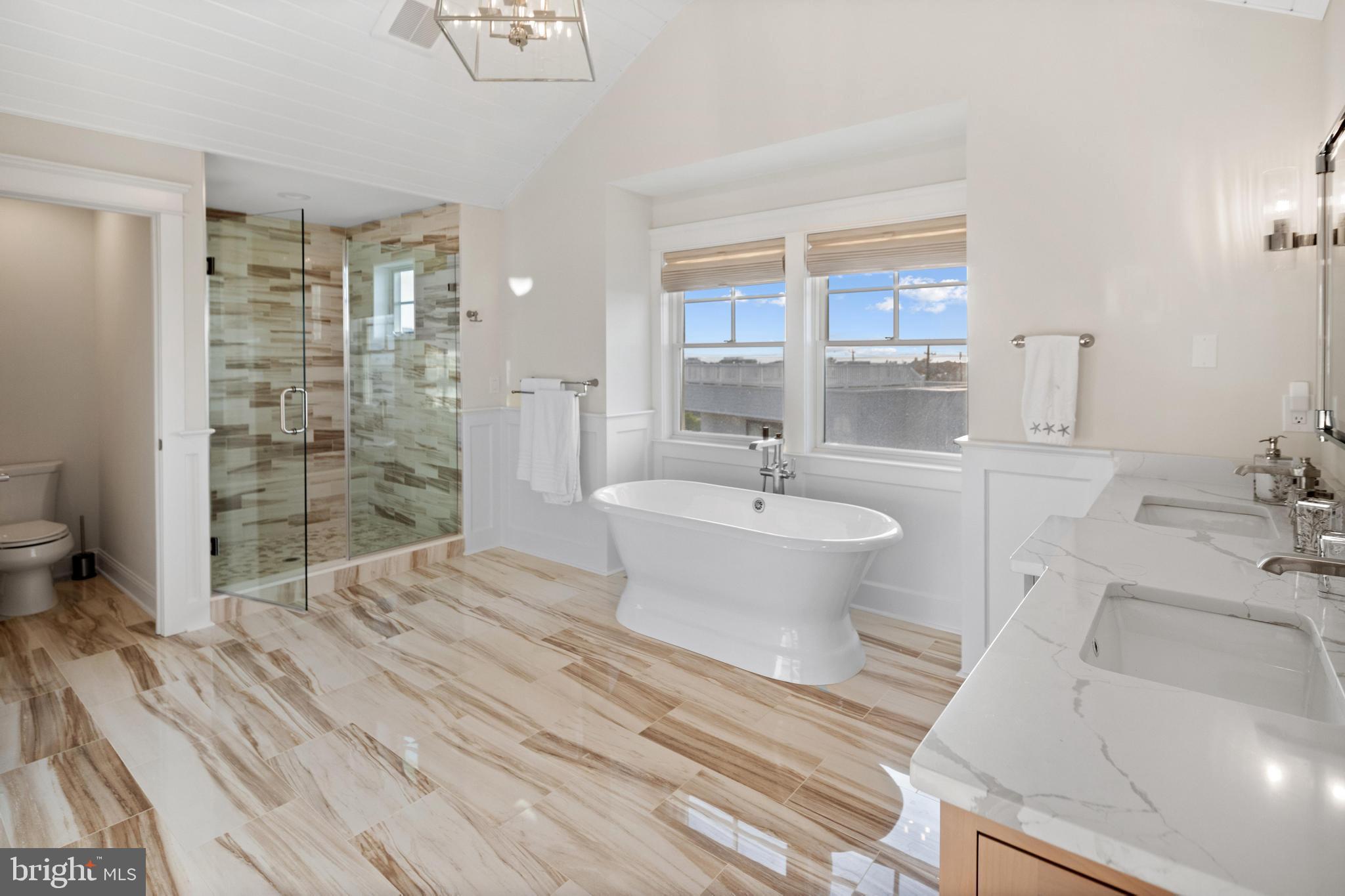 1027-C Long Beach