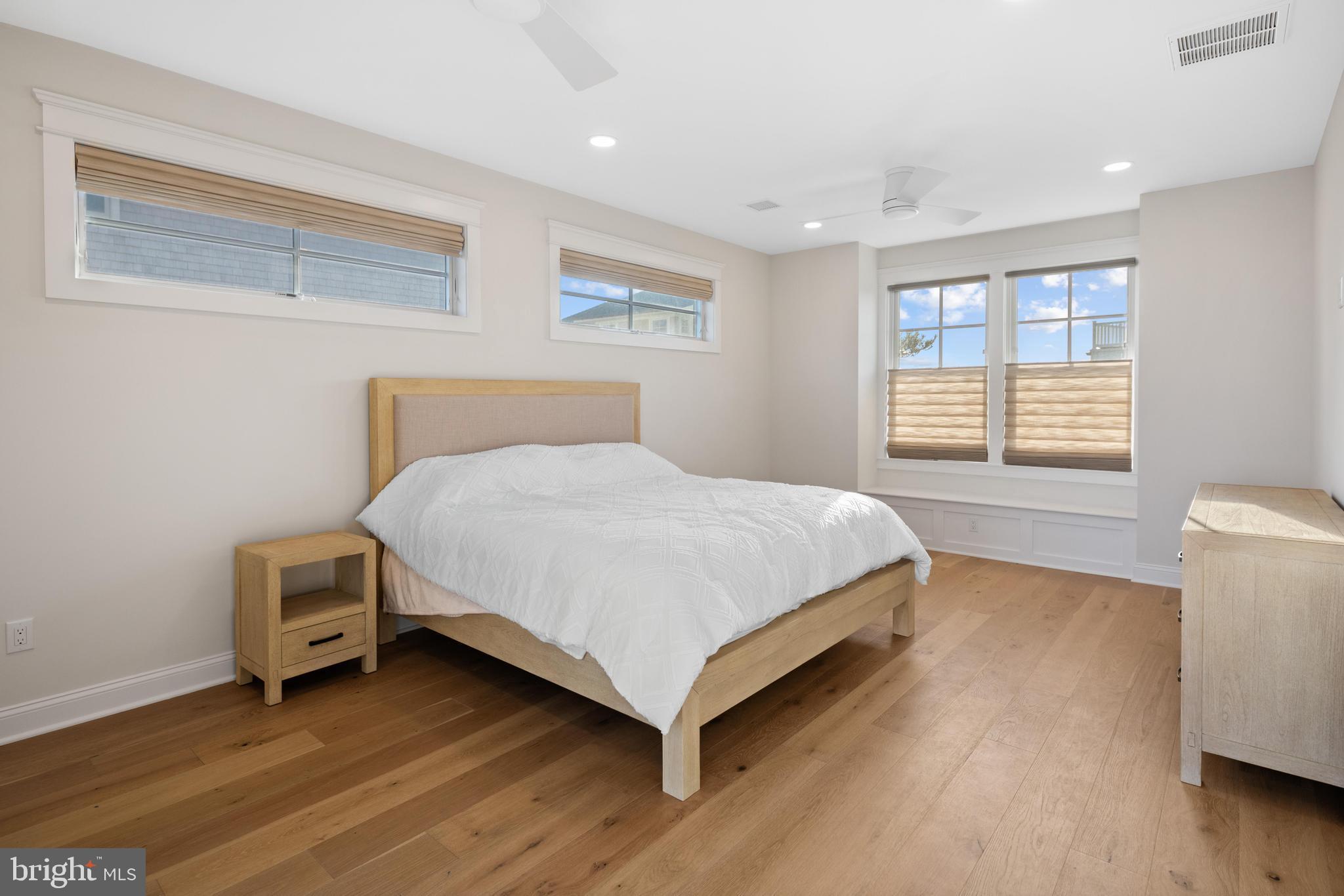 1027-C Long Beach