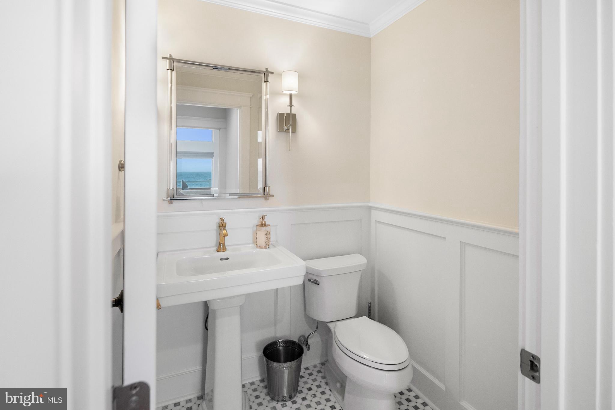 1027-C Long Beach