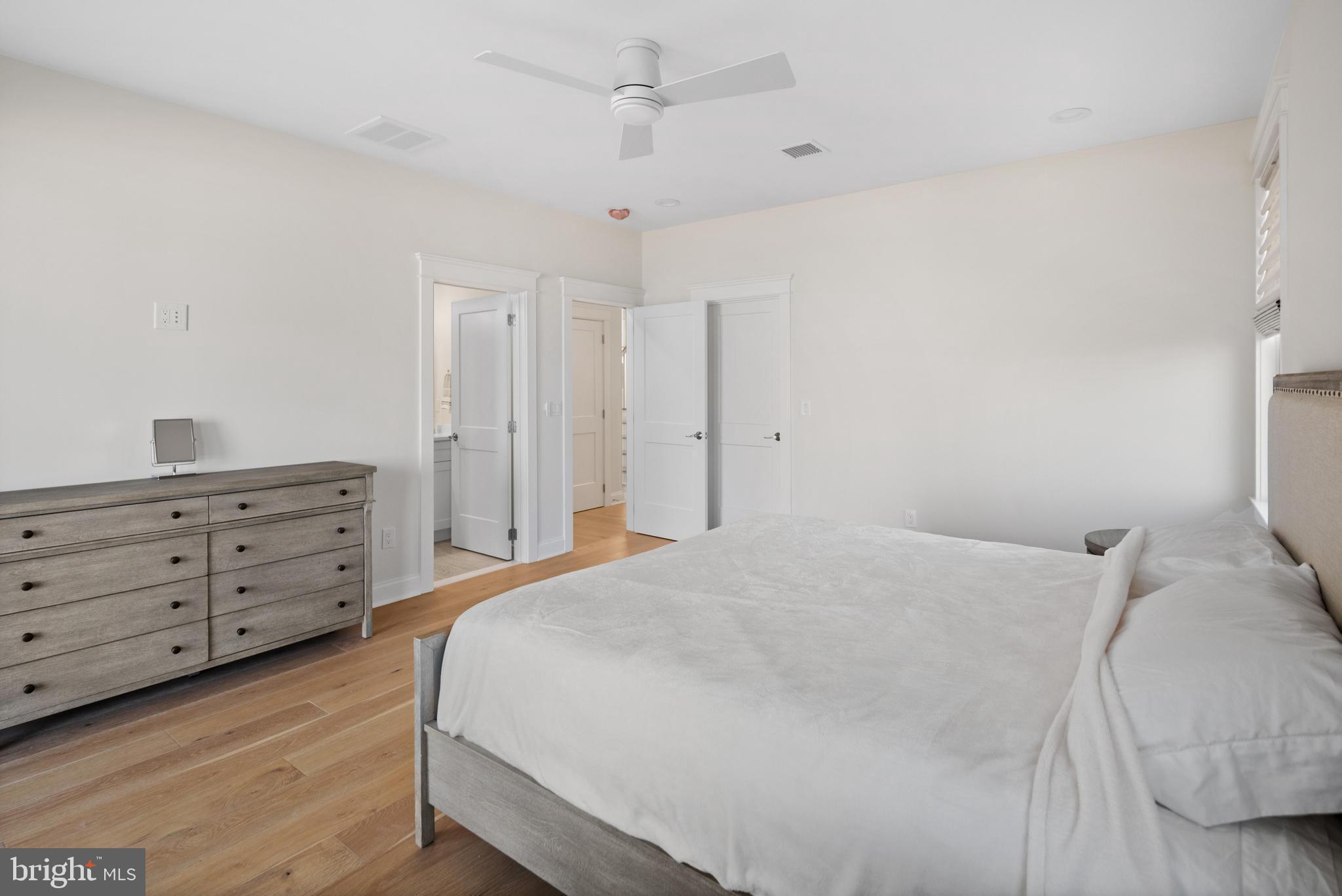 1027-C Long Beach