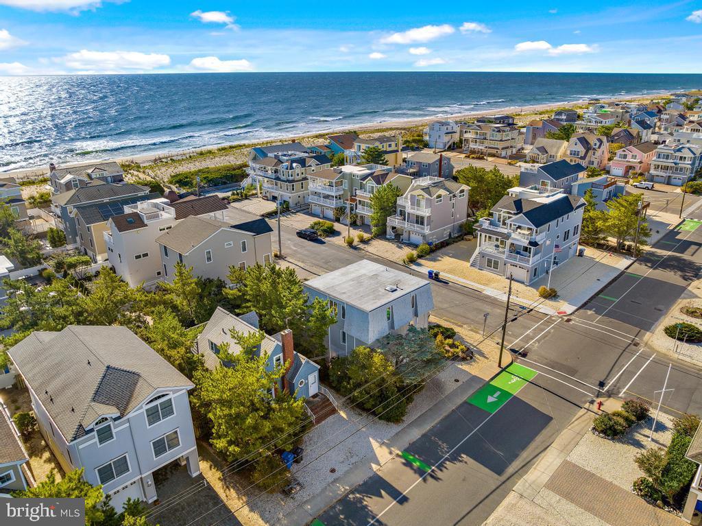 25 9th St