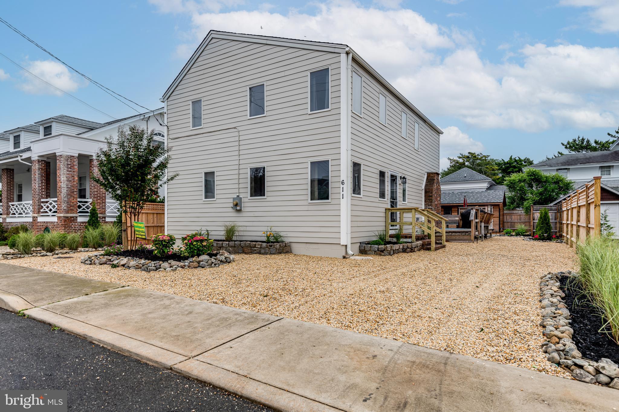 611 S Beach Ave