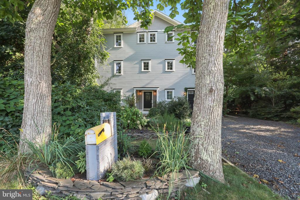 22 Birdsall St