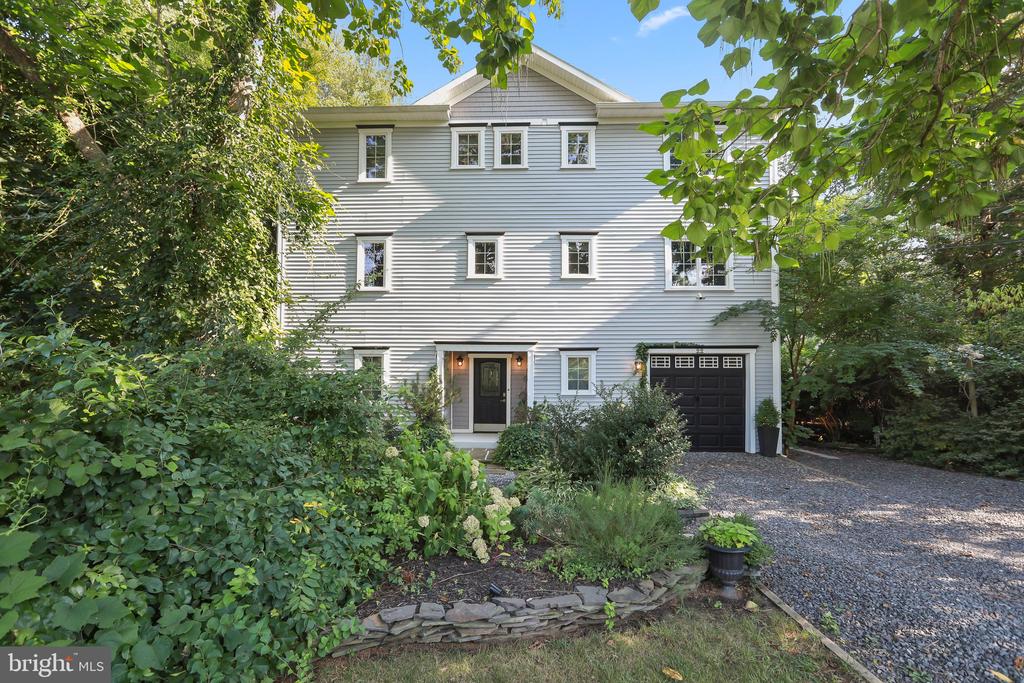 22 Birdsall St