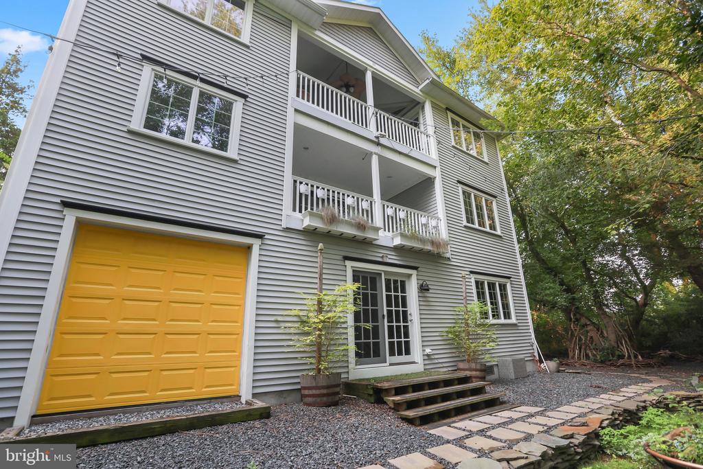 22 Birdsall St