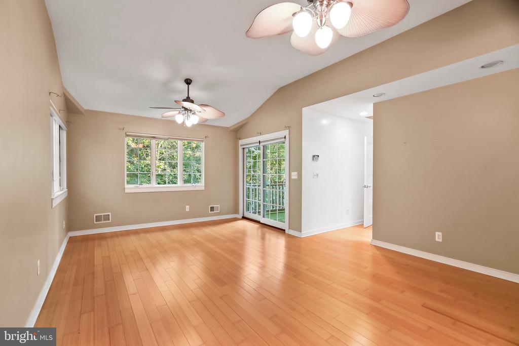 22 Birdsall St