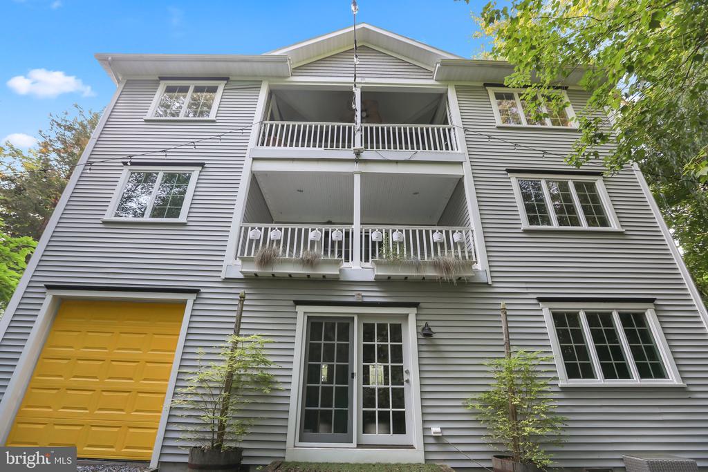 22 Birdsall St