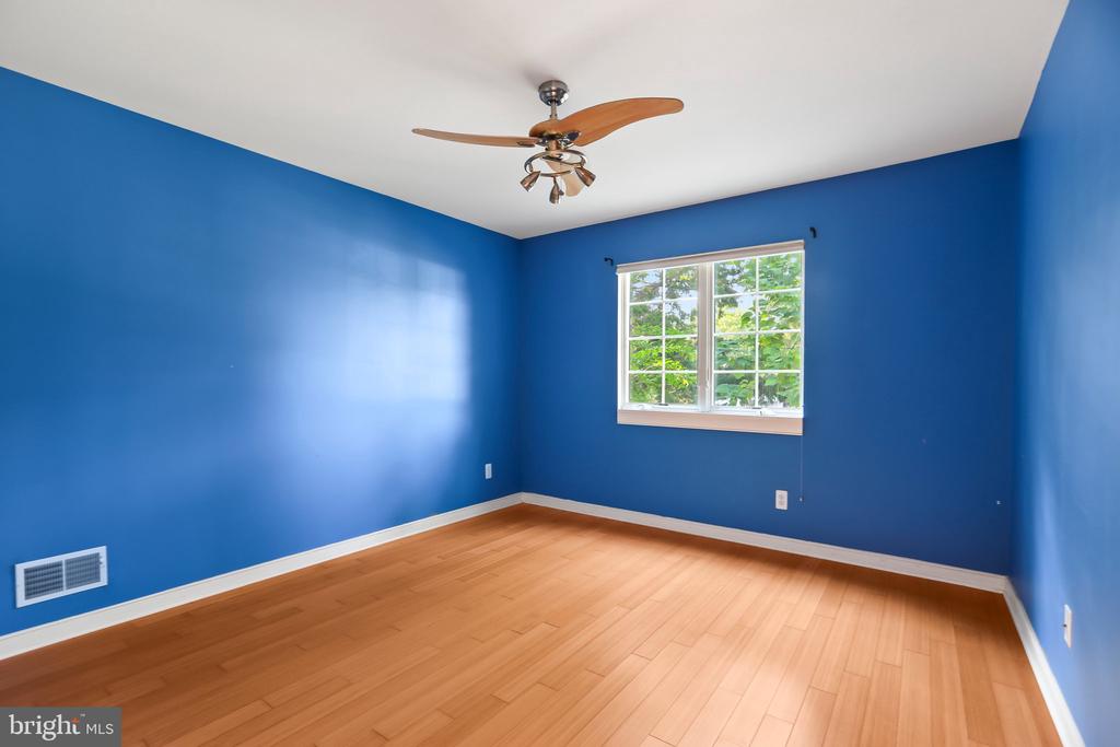 22 Birdsall St