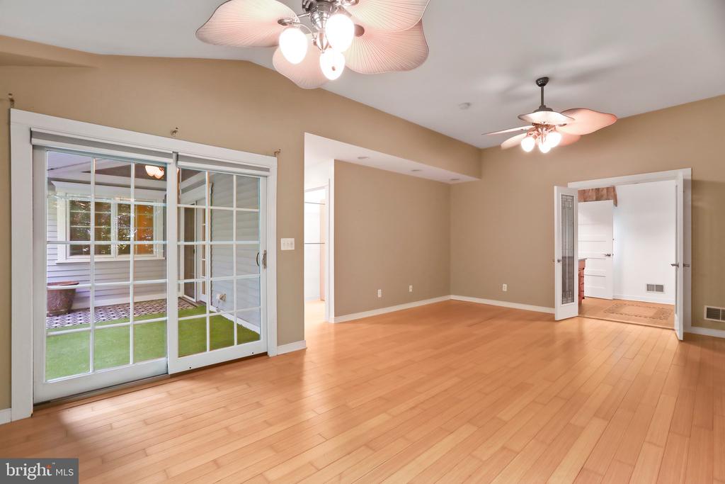 22 Birdsall St