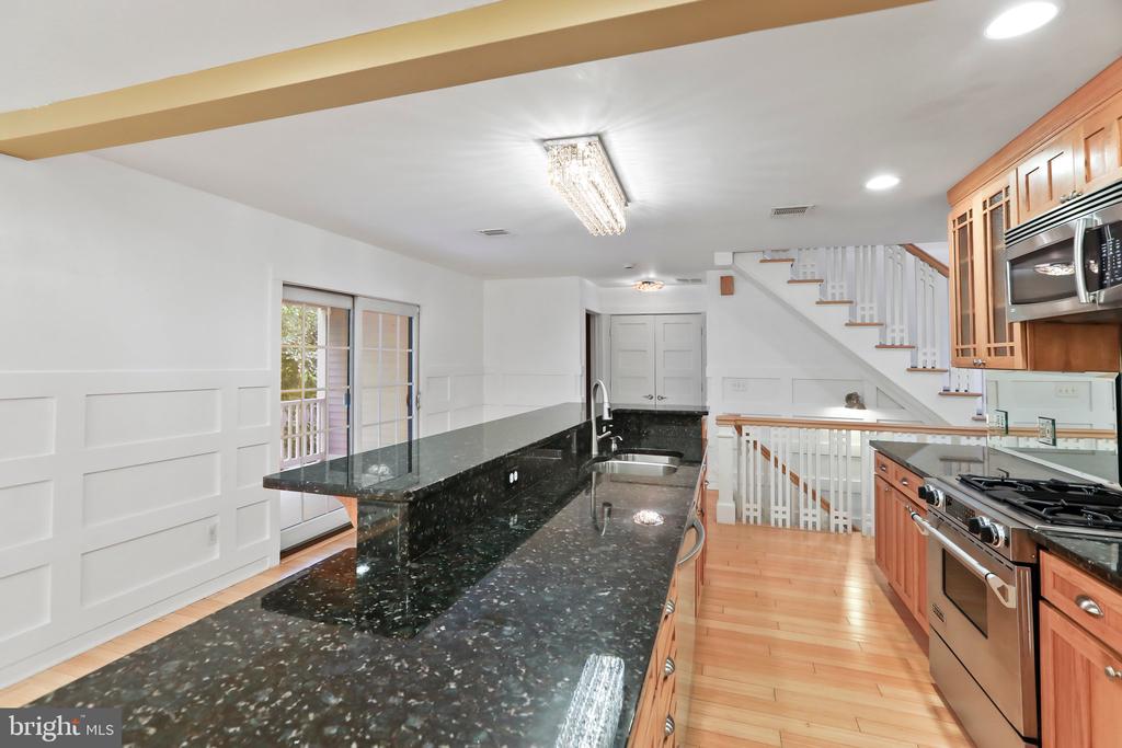 22 Birdsall St