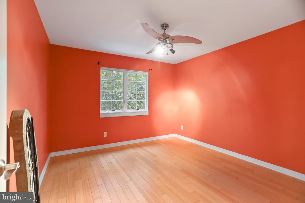 22 Birdsall St