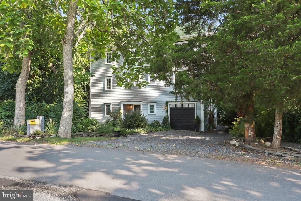 22 Birdsall St