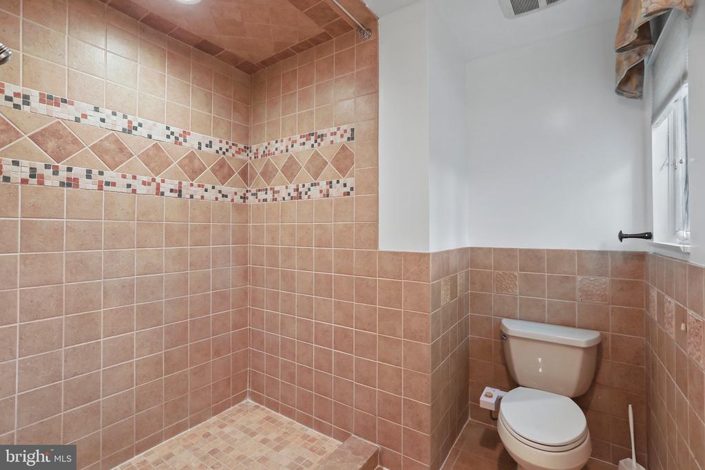 22 Birdsall St