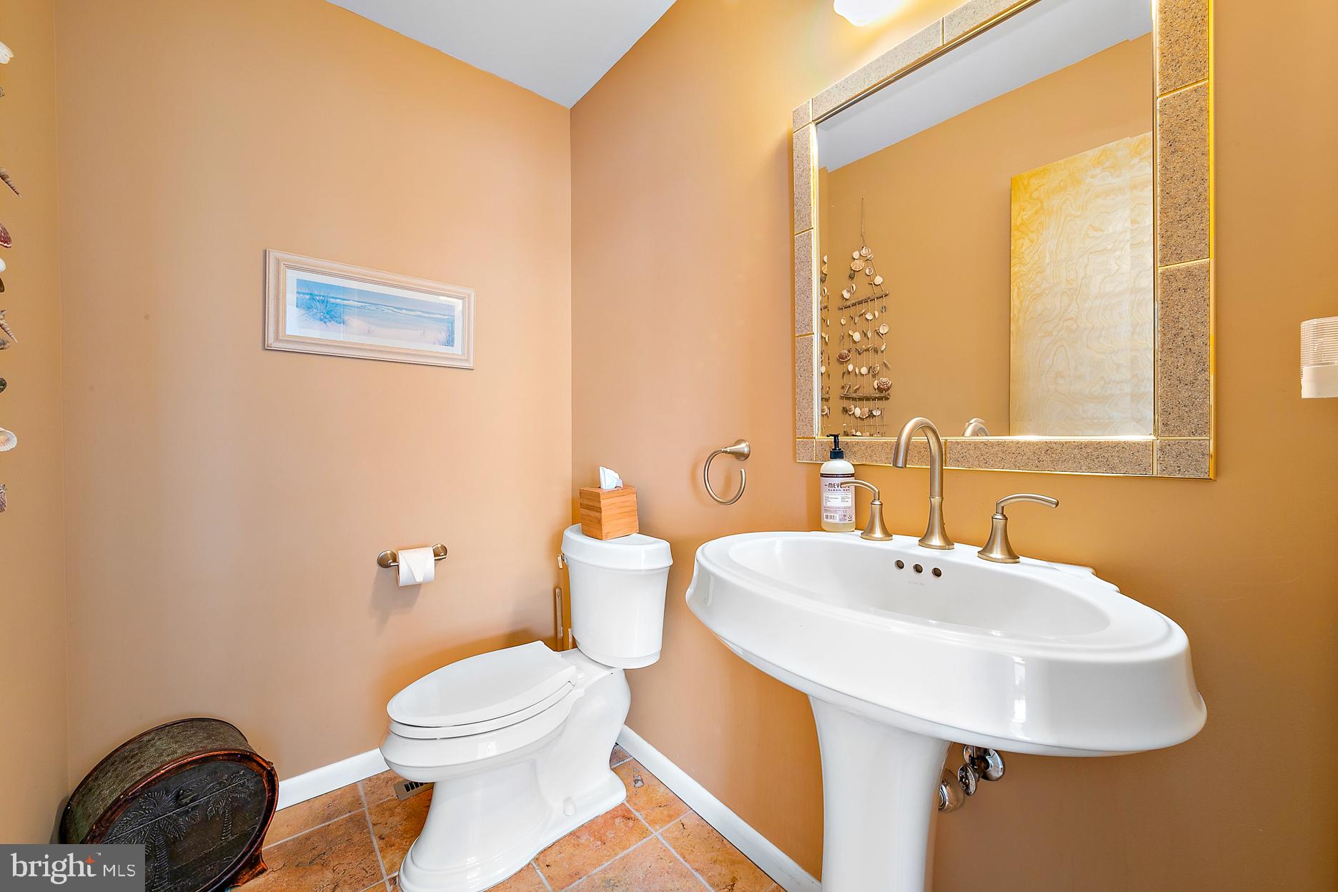 26 E 52nd St