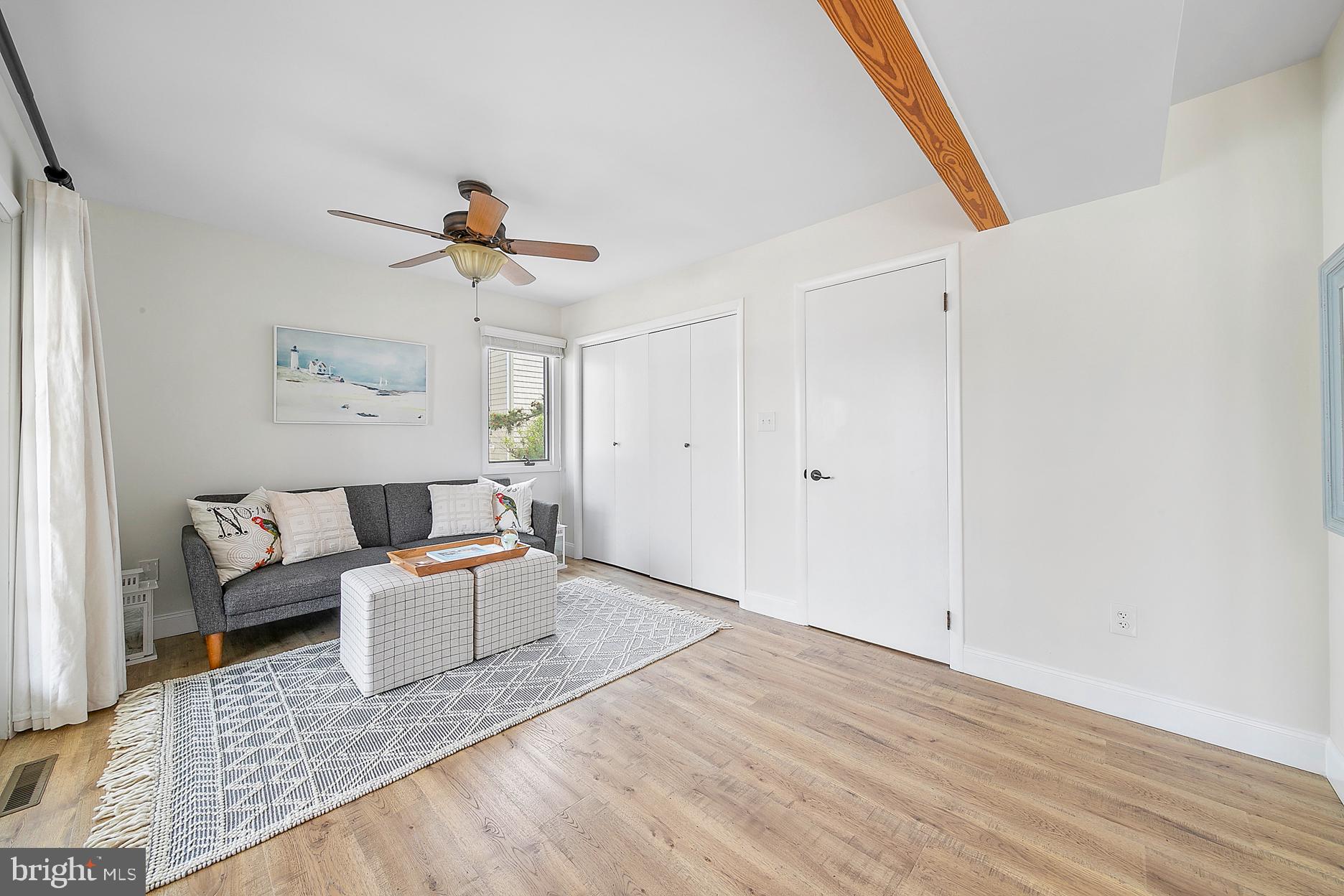 26 E 52nd St