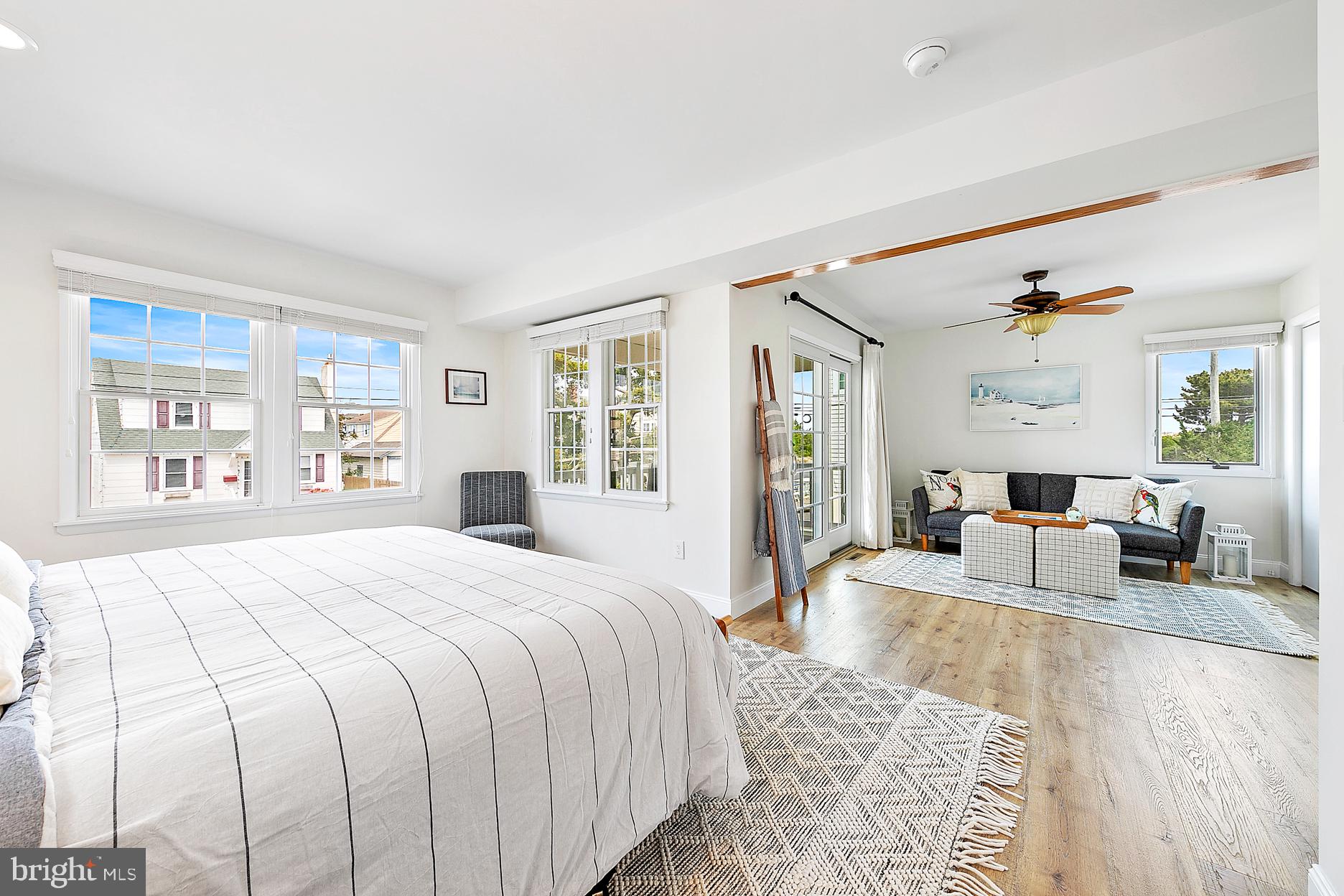 26 E 52nd St